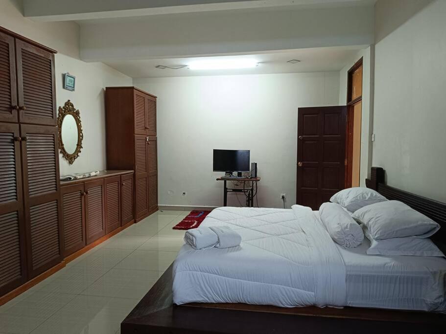Rumah percutian Omar Little Palace Seremban