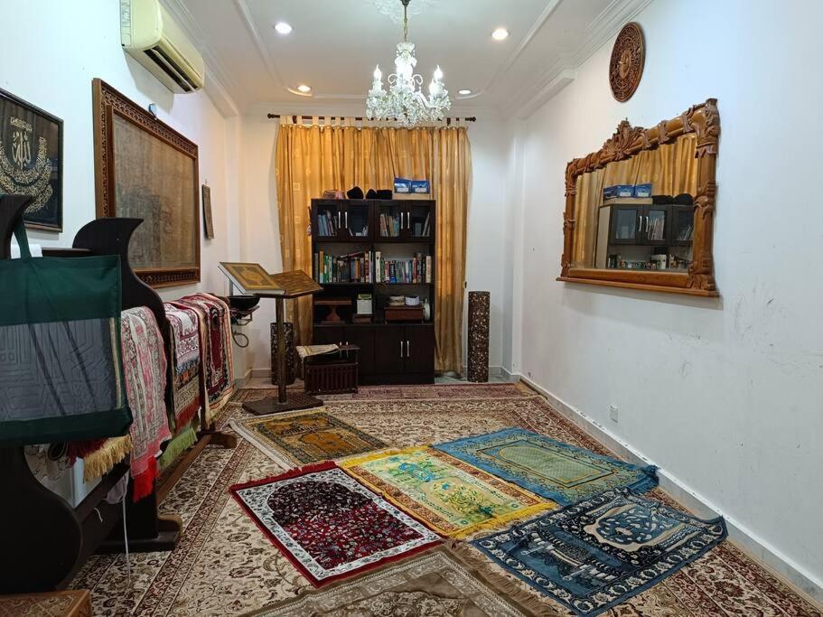 Omar Little Palace * Seremban