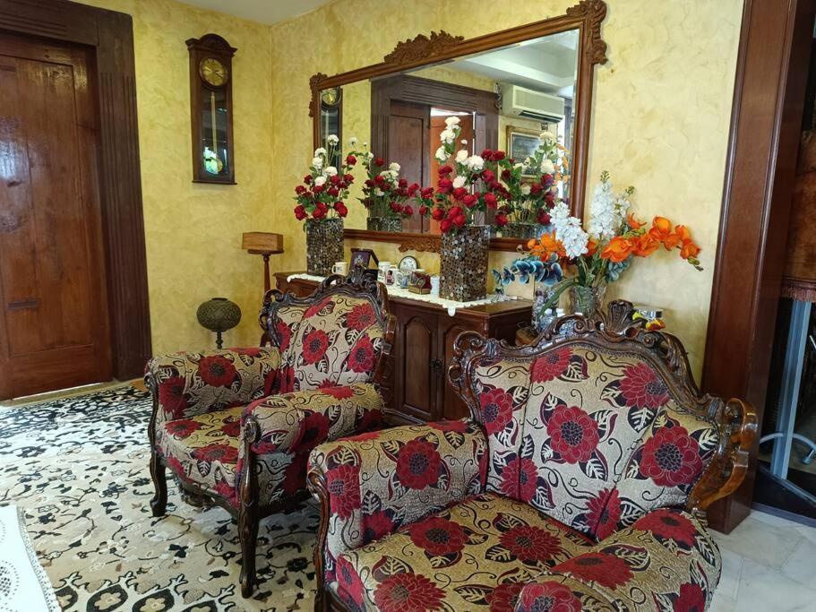 Rumah percutian Omar Little Palace *